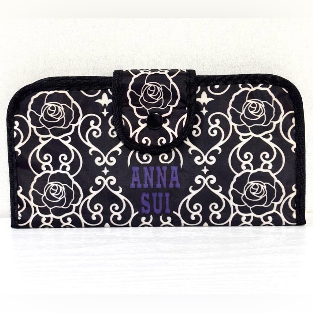 NWOT Anna Sui Black Design Wallet Organizer
